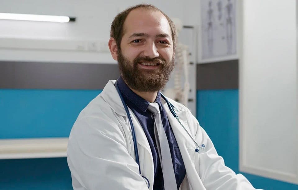 Dr. Alejandro Gómez Navarro